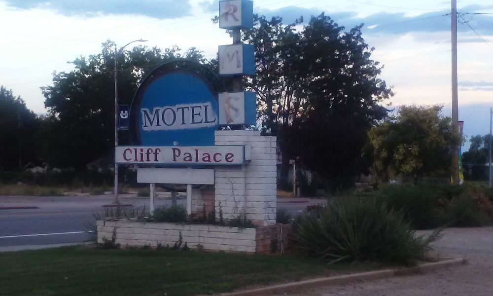 Cliff Palace Motel Blanding Eksteriør billede